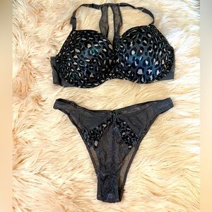 New Victoria’s Secret Bra and Panty set a racer back with bow